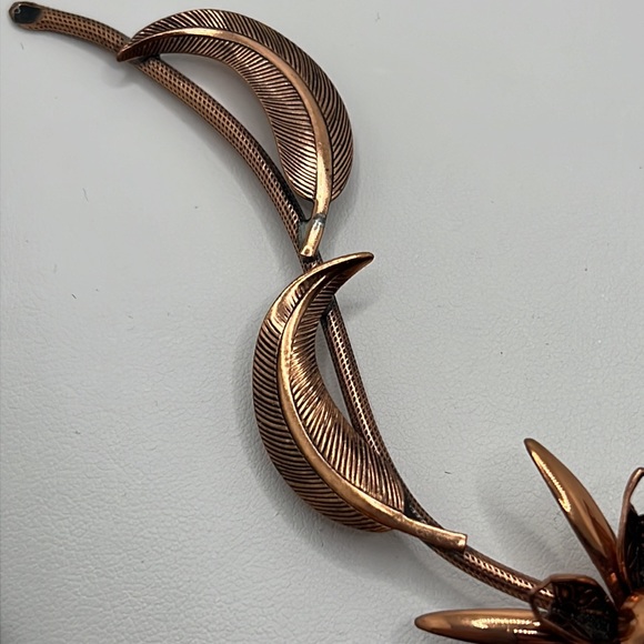 Vintage Copper Flower Brooch. - Picture 8 of 12